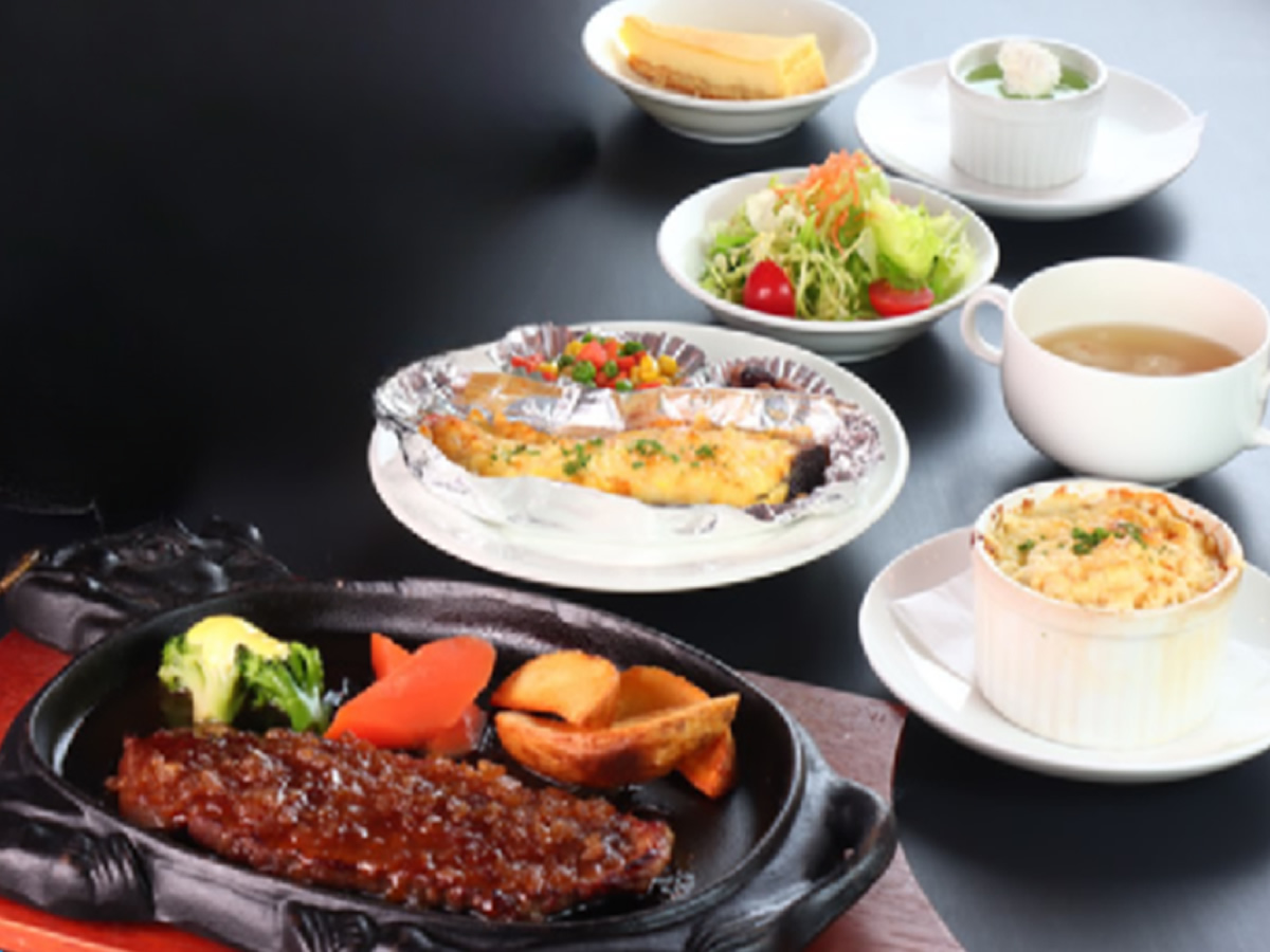長野駅出発 バスで行く リゾートペンションエルモンテ1泊（夕食朝食付） Hakuba47＆ 白馬五竜スキー場リフト券付宿泊パックのイメージ