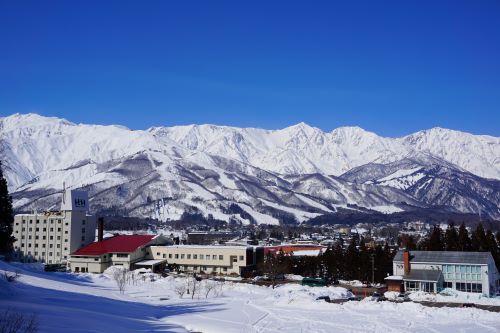 長野駅出発 バスで行く 白馬ハイランドホテル 1泊（夕食朝食付）白馬五竜＆Hakuba47リフト券付宿泊パック
